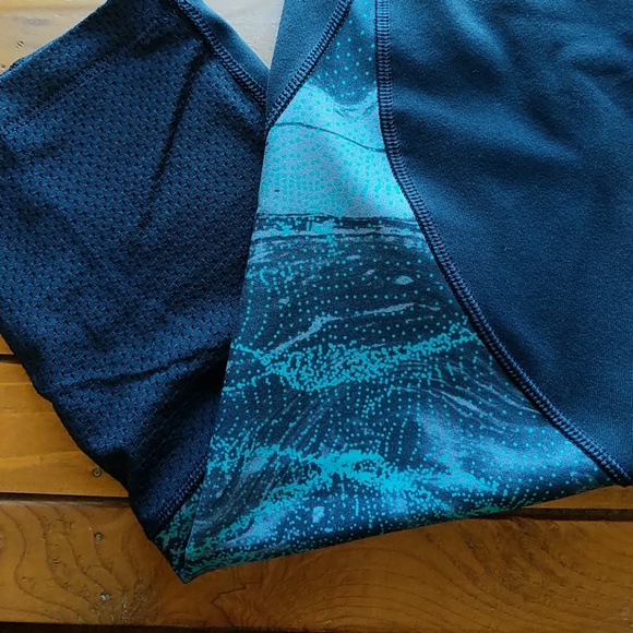 Second skin performance capris - Picture 2 of 4